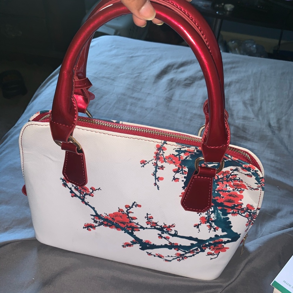 Handbag - Picture 2 of 3